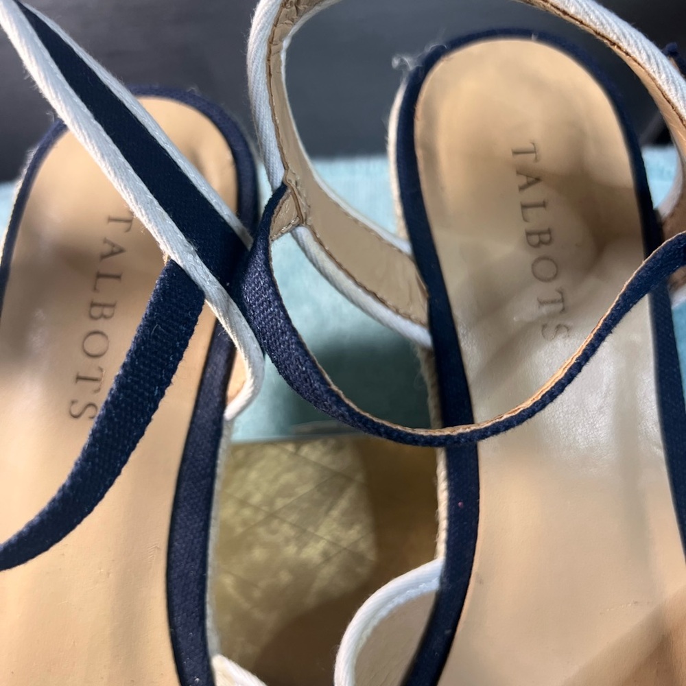 TALBOTS Navy and white Strappy Espadrilles wedged heel Sandals Sz 9 - Picture 8 of 9